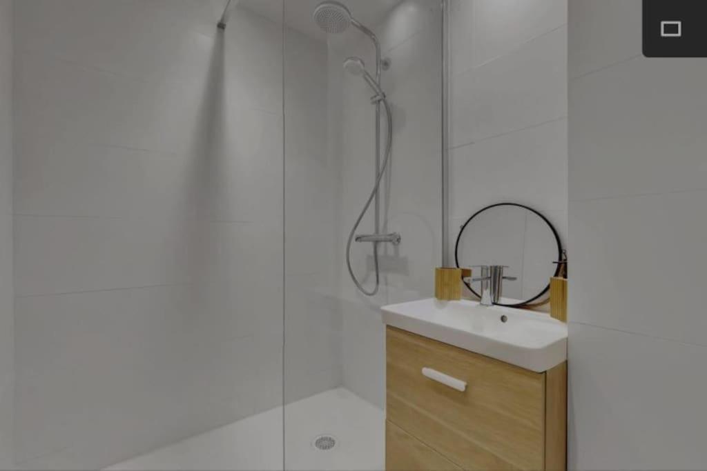 Appartement Neuf Pour 6, Parking Et Box, Au Calme Villeurbanne Extérieur photo